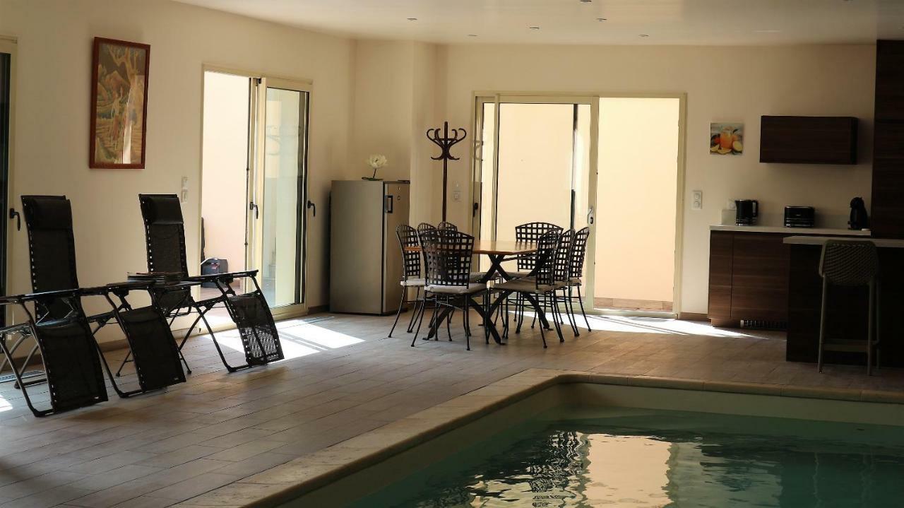 Gite Jet D'Eau Avec Piscine Interieure 30 Minutes Versailles Montainville  المظهر الخارجي الصورة